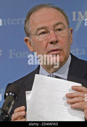 IMF-Geschäftsführer Rodrigo de Rato y Figaredo bei einer Pressekonferenz ca. 19. Juni 2004 Stockfoto