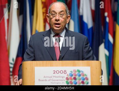 Finanzminister Ägyptens und Vorsitzender des Internationalen Währungs- und Finanzausschusses des IWF Youssef Boutros-Ghali spricht während der Jahrestagung des IWF und der Weltbank in der DAR Constitution Hall vom 13 2008. Oktober in Washington DC Ca. 13. Oktober 2008 Stockfoto