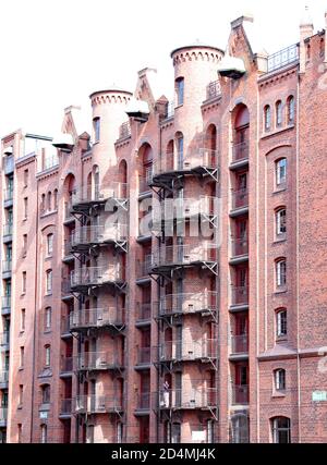 Apartments in der Nähe der Hamburger Hafenbehörde in Deutschland. Stockfoto