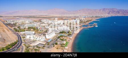 Eilat Küste, Hotels am Wasser und das Rote Meer, Luftblick Stockfoto