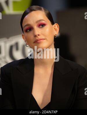 Stars of the Haunting of Bly Manor & The Haunting Von Hill House an der NYCC 2018 Stockfoto