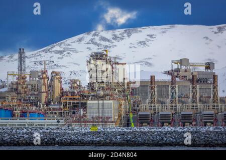 Moderne Fabrik zur Verflüssigung von Gas auf Melkøya bei Hammerfest In Nordnorwegen Stockfoto