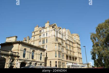 The Empire Hotel, Bath, Großbritannien. Erbaut 1901 und ein denkmalgeschütztes Gebäude. Stockfoto