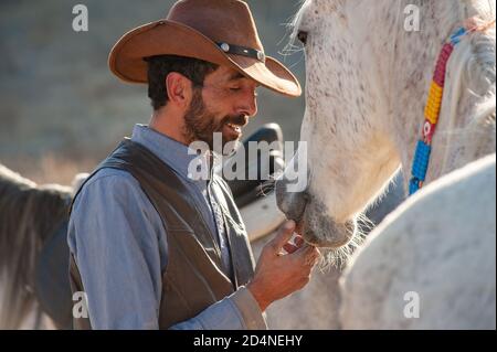 Kappadokie, T urkey. 8. November 2017 Irfan Ozdogan Besitzer der Lucky Horse Ranch im Gorkundere Tal von Kappadokien setzt sich in einer langen Tradition fort Stockfoto