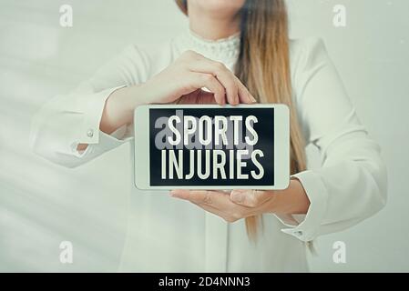 Textschild mit Sportverletzungen. Geschäftsfoto mit Verletzungen, die beim Sport oder Training auftreten Modell mit schwarzem Bildschirm Mod Stockfoto