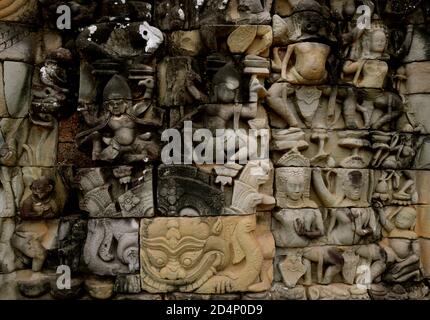 Steinschnitzereien und Säulen der Tempel von Ankor Wat Stockfoto