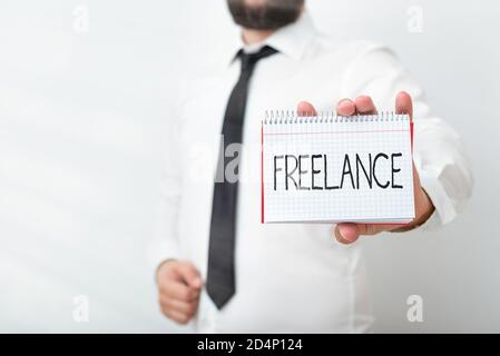 Handschrift Textschreiben Freelance. Konzeptfoto eine Person, die einen Beruf ohne langfristige Verpflichtung verfolgt Modell zeigt verschiedene e Stockfoto