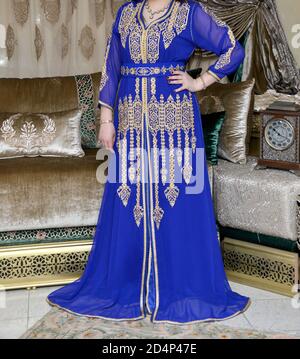 Der marokkanische Kaftan ist eine marokkanische Frauen traditionelle Tracht. Es gilt als eine der ältesten traditionellen Kleidung der Welt. Stockfoto