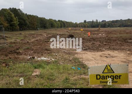 West Hyde, Großbritannien. September 2020. Land von der Vegetation befreit von HS2 Ltd in der Nähe des Chiltern Tunnel South Portal Website für die HS2 Hochgeschwindigkeitsstrecke. HS2 Ltd wird vom Standort South Portal aus einen 10-Meilen-Tunnel durch die Chilterns bohren. Kredit: Mark Kerrison/Alamy Live Nachrichten Stockfoto