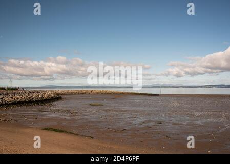 Morecambe Bay Strand in schwachem Licht Stockfoto