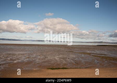 Morecambe Bay Strand in schwachem Licht Stockfoto