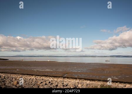 Morecambe Bay Strand in schwachem Licht Stockfoto