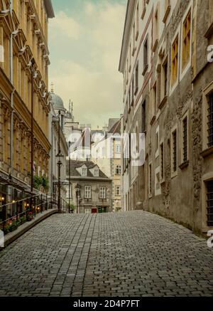 Straße der Altstadt in Wien, Österreich Stockfoto