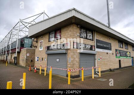 10. Oktober 2020; Sixfields Stadium, Northampton, East Midlands, England; English Football League One, Northampton Town gegen Peterborough United; der geschlossene Club Shop. Stockfoto