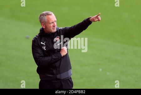 Blackpool-Manager Neil Critchley auf der Touchline während des Sky Bet League One Matches in der Bloomfield Road, Blackpool. Stockfoto