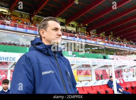 Waregem, Belgien. Oktober 2020. Gents Cheftrainer Dave Mattheus während eines weiblichen Fußballspiels zwischen Zulte Waregem und den KAA Gent Ladies am vierten Spieltag der Saison 2020 - 2021 der belgischen Scooore Womens Super League, samstag, 10. Oktober 2020 in Waregem, Belgien. FOTO SPORTPIX.BE - David CATRY David Catry - Sportpix.be - SPP Quelle: SPP Sport Press Foto. /Alamy Live Nachrichten Stockfoto