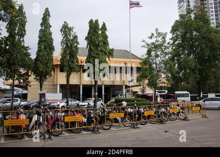 Chiangmai, Thailand - Oktober 10 2020: Blick auf den Busbahnhof Chiangmai. Niedriger Passagier während des Covid-19. Stockfoto