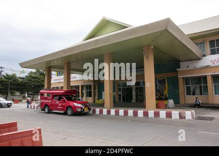 Chiangmai, Thailand - Oktober 10 2020: Blick auf den Busbahnhof Chiangmai. Niedriger Passagier während des Covid-19. Stockfoto