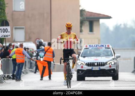 Buja, Italien. Oktober 2020. Andreas Leknessund - Uno XPro Cycling Team frohlockt in Buja während unter 23 Elite - in line Race - Road Race San Vito al Tagliamento - Buja, Street Cycling in buja, Italy, October 10 2020 Credit: Independent Photo Agency/Alamy Live News Stockfoto