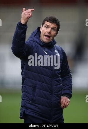 Tranmere Rovers-Manager Mike Jackson auf der Touchline während des Sky Bet League Two-Spiels im Peninsula Stadium, Salford. Stockfoto