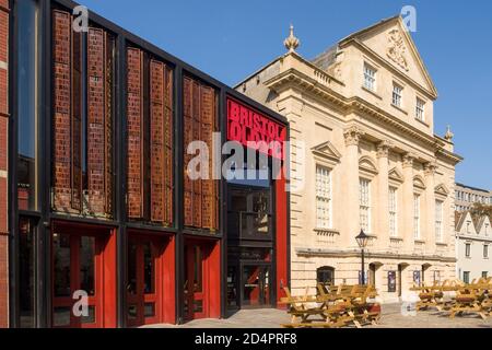 Bristol Old Vic Theatre, in C18 Georgian Theatre Royal and Coopers' Hall Buildings, King Street, Bristol, mit 2018 Erweiterung von Haworth Tompkins. Stockfoto