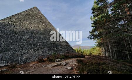 Memorial Cairn auf Balmoral Estate Stockfoto