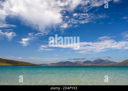 Blick vom Luskentire Beach über East Loch Tarbert, Isle of Harris, Äußere Hebriden, Schottland, Großbritannien, Europa Stockfoto