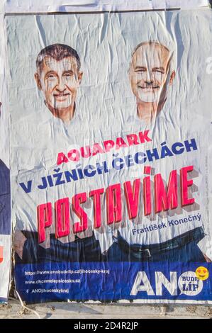 2.-3. Oktober 2020, Plakat der tschechischen Regionalwahlen des Bürgervereins ANO (Aktion unzufriedener Bürger), Milliardär und Gründer von ANO Andrej Stockfoto