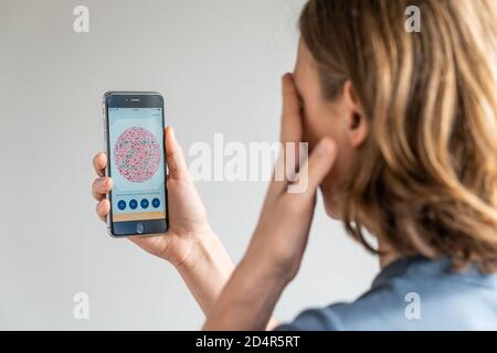 Ishihara Farbe Vision Prüfplatten für Farbe Blindheit Screening verwendet. Stockfoto