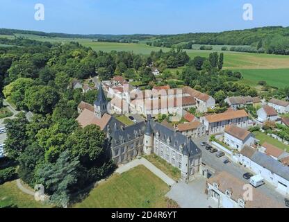 Frankreich, Val d'Oise, französischer Naturpark Vexin, Themericourt der Château, beherbergt das Vexin français Museum (Luftaufnahme) Stockfoto