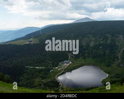 Berglandschaft des Nationalparks Karkonosze. Stockfoto