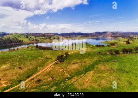 Landschaftlich reizvolle Luftaufnahme des Lake Windamere im australischen Zentralwest NSW an einem sonnigen Sommertag. Stockfoto