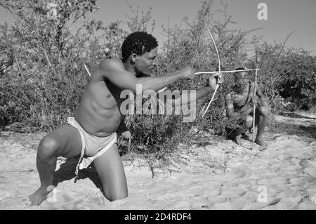 In der Nähe von Ghanzi Naro-Bushmen in der zentralen Kalahari in Botswana Stockfoto