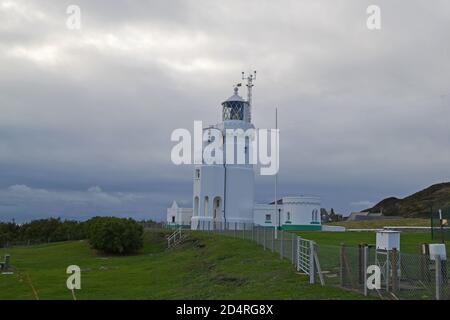 Niton und St Catherines Lighthouse, während Storm Alex hereinfegt Von Westen Oktober 2020 Stockfoto