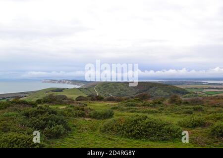 Blick nach Westen von Westover Down bis Tennyson Down Auf Isle of Wight kommt der Sturm Alex in Sicht Großer Oktobersturm Stockfoto