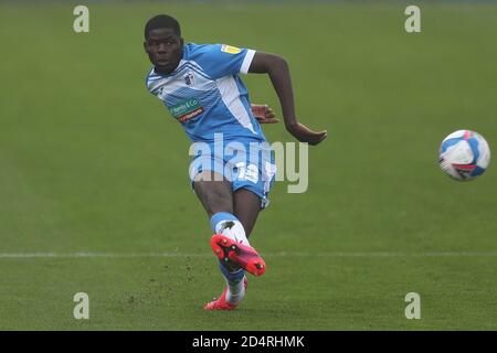 Yoan Zouma von Barrow in Aktion während des Sky Bet League 2 Spiels zwischen Barrow und Leyton Orient in der Holker Street, Barrow-in-Furness am Samstag, 10. Oktober 2020. (Kredit: Mark Fletcher, Mi News) Kredit: MI Nachrichten & Sport /Alamy Live Nachrichten Stockfoto