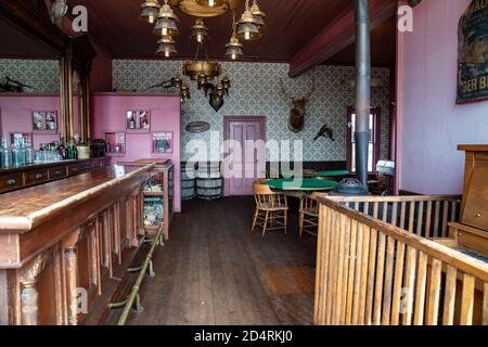 South Park City, Colorado - 16. September 2020: In der alten Bar und Saloon und Spielhalle in der alten Bergbaustadt Stockfoto