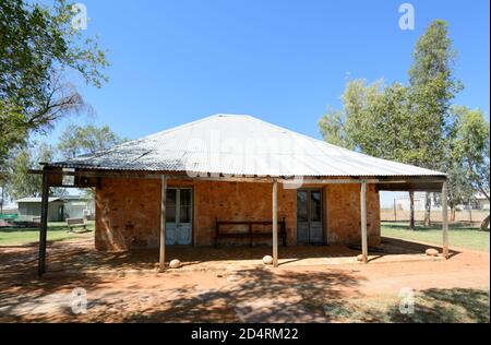 Das Stonehouse ist ein denkmalgeschütztes Haus, erbaut um 1880s bis 1890s, der Boulia Heritage Complex, Boulia, Queensland, QLD, Australien Stockfoto