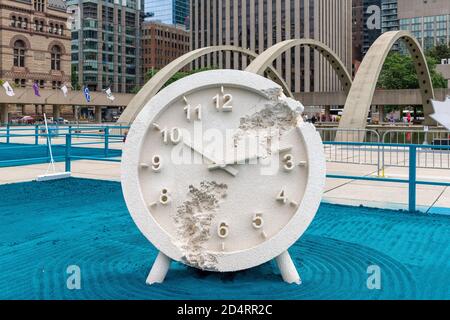 Lunar Garden beim „Nuit Blanche“ Arts and Culture Festival in Toronto, Kanada, 2019 Stockfoto