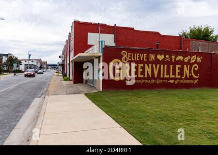Greenville, NC / USA - 24. September 2020: Glauben Sie an Greenville NC Wandgemälde im Greenville Arts District Stockfoto