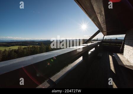 Blick vom Gugelturm im südlichen Schwarzwald bei Herrischried, in deutschland in die Landschaft. Stockfoto