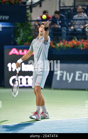 DUBAI, VAE, 27. Februar 2014. Novak Djokovic ist gegen Roger Federer im Halbfinale der Dubai Duty Free Tennis Championships im Einsatz. Federer gewann 3-6 Stockfoto