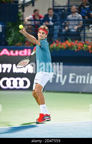 DUBAI, VAE, 27. Februar 2014. Roger Federer steht im Halbfinale der Dubai Duty Free Tennis Championships gegen Novak Djokovic. Federer buchte h Stockfoto