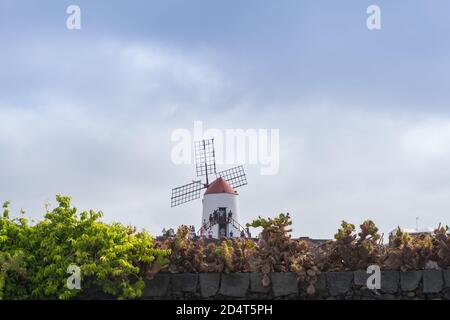 Lanzarote, Spanien - August 7,2018:Symbol am Eingang des berühmten Kaktusgartens auf Lanzarote während eines bewölkten Tages Stockfoto