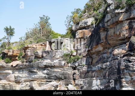 Die Einstiegsplatten, einfach bekannt als die Heads of Sydney Harbour, haben militärische Beobachtungsposten oder Pillenboxen und Artilleriebunker aus beiden Kriegen Stockfoto