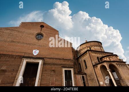 Padua, Basilika und Kathedrale Santa Maria Assunta (IV Jahrhundert-1754) und das Baptisterium von San Giovanni (XII-XII Jahrhundert). Stockfoto