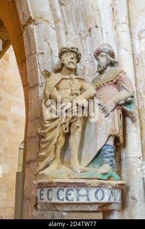 Ecce Homo Skulptur in einer gotischen Kirche unserer Lieben Frau von Avioth (Notre-Dame d'Avioth) in Meuse, Frankreich Stockfoto