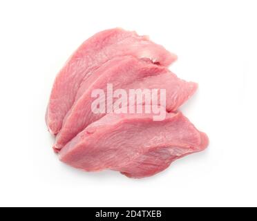 Fleisch ohne Fett ordentlich in Stücke auf weißem Hintergrund geschnitten. Stockfoto