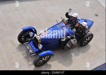 verona, italien, 13. Mai 2011, mille miglia, historische Autorallye Stockfoto