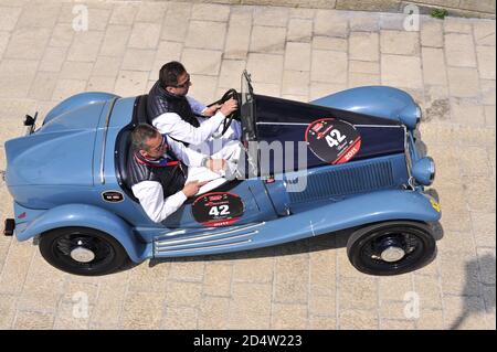 verona, italien, 13. Mai 2011, mille miglia, historische Autorallye Stockfoto